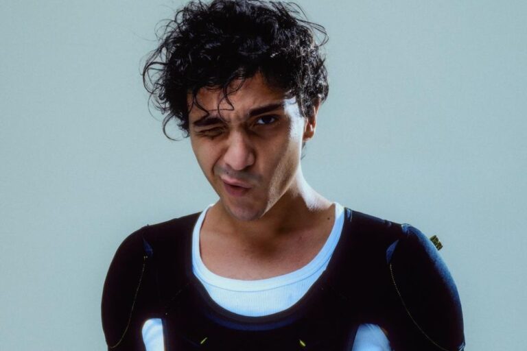 una foto del cantante Tananai